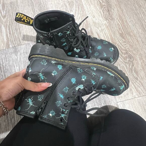 Dr. Martens Junior 1460 Glow Dark Bugs Lace Up Boots Black and Blue Size 3 - Picture 7 of 8